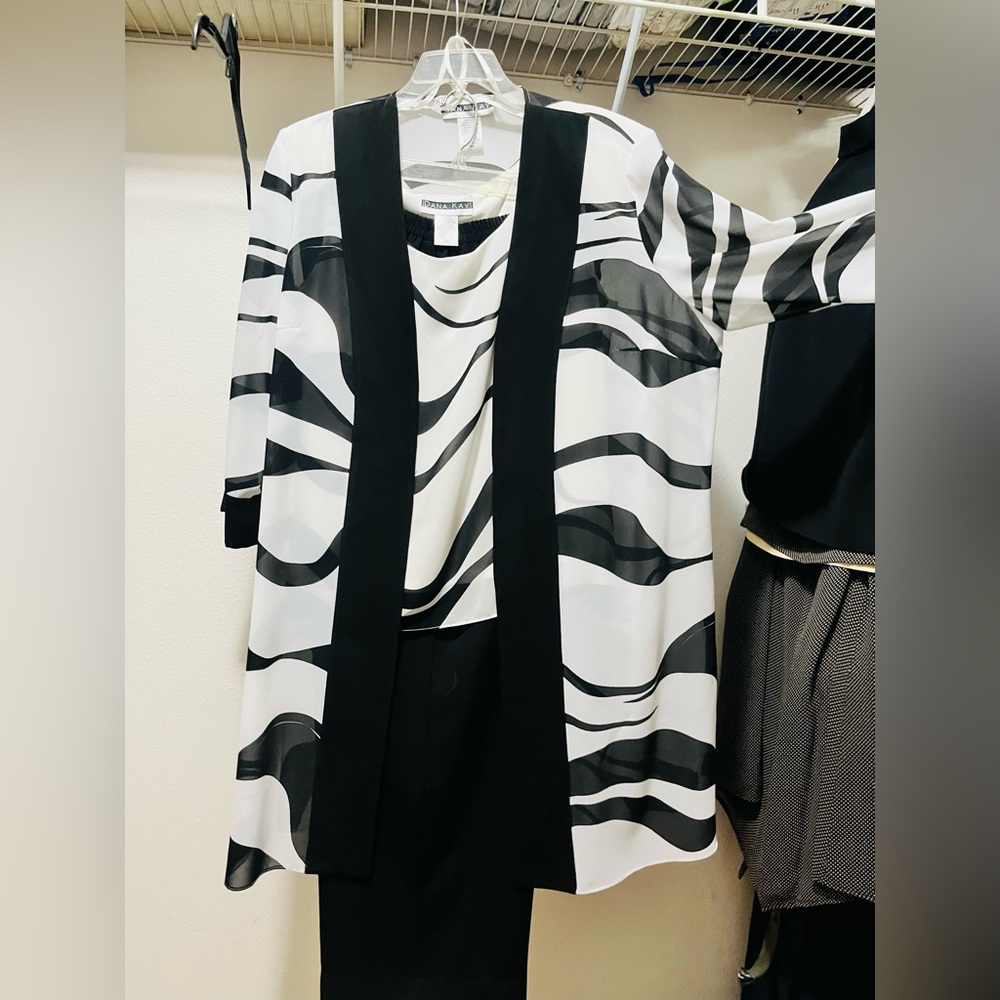 Complete pants suite